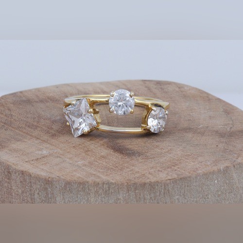 925 Silver Fashionable White Zircon Three Stone Ring with Yellow Gold Plating - Image 1