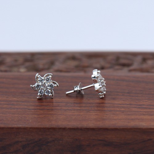 925 Silver Fancy Star Shape White Zircon Stud Earring - Image 3
