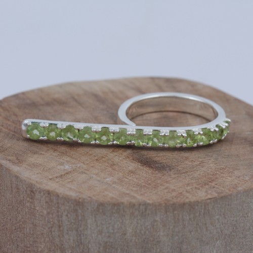 925 Silver Fancy Shape Peridot Ring - Image 1