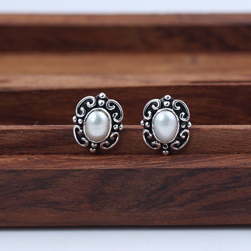 925 Silver Pearl Stud Earring With Oxidize - Image 2