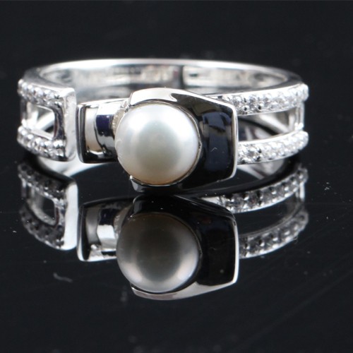 925 Silver Pearl With White Zircon Ring - Image 2