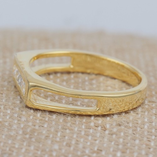 925 Silver Classic White Zircon Ring With Yellow Gold Plating - Image 2