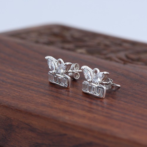 925 Silver White Zircon Marquise And Baguette Stud Earring - Image 4