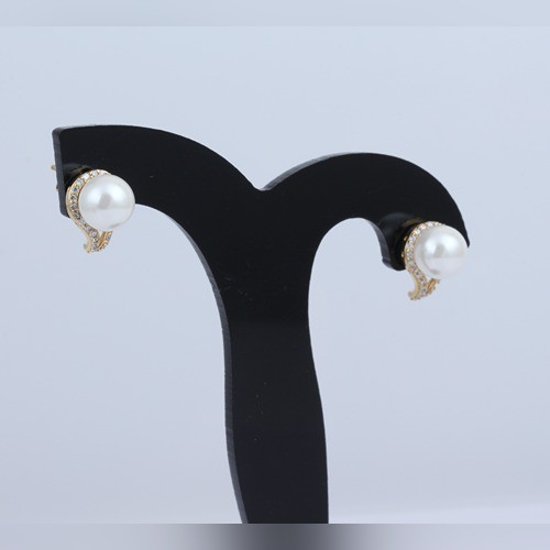 925 Silver Shivling Shape Stud Earring With Pearl And White Zircon With Yellow Gold Plated - Image 2