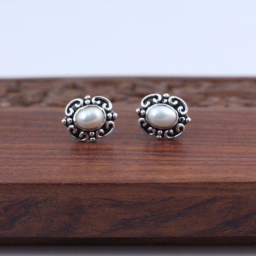 925 Silver Pearl Stud Earring With Oxidize - Image 1