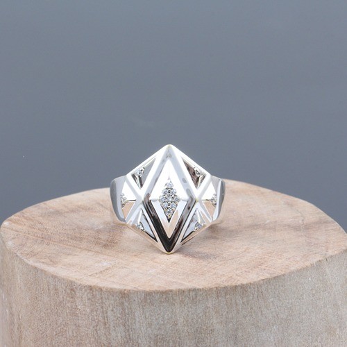 925 Silver Topaz Shape Ring - Image 1