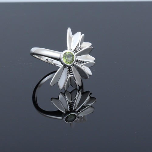 925 Silver Peridot Floral Ring - Image 2